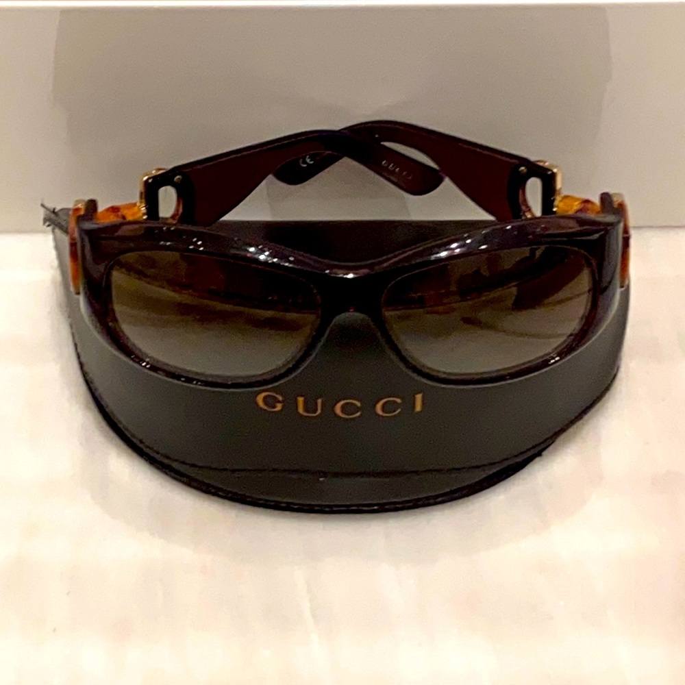 VGUC authentic Gucci sunglasses with case